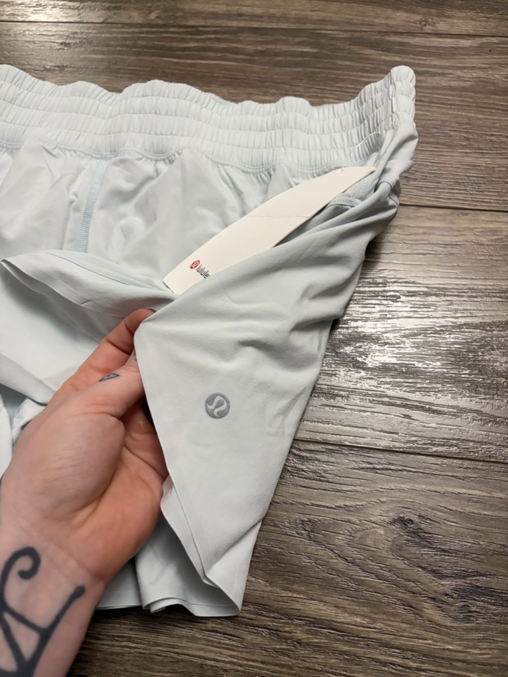 NWT Lululemon Shake It Out High-Rise Running Short 2.5" (Ocean Air) Size XL - Picture 4 of 10
